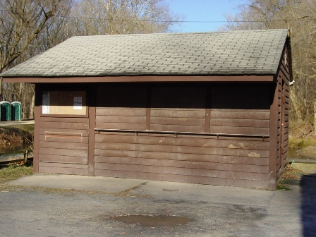 Current photograph of the concession stand at Lock 21.