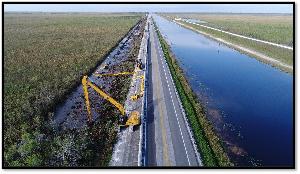 Tamiami Trail Next Steps construction. The contractor installing Best Management Practices, such as turbidity barriers, east of Coopertown (Photo: F&J Engineering)