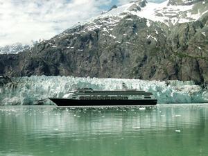 Cruise ship at Margerie Glacier 