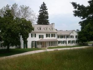 photo of Philander Chase Knox House along Library Lane