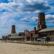 Photo of the Jacob Riis Bathhouse from the beach